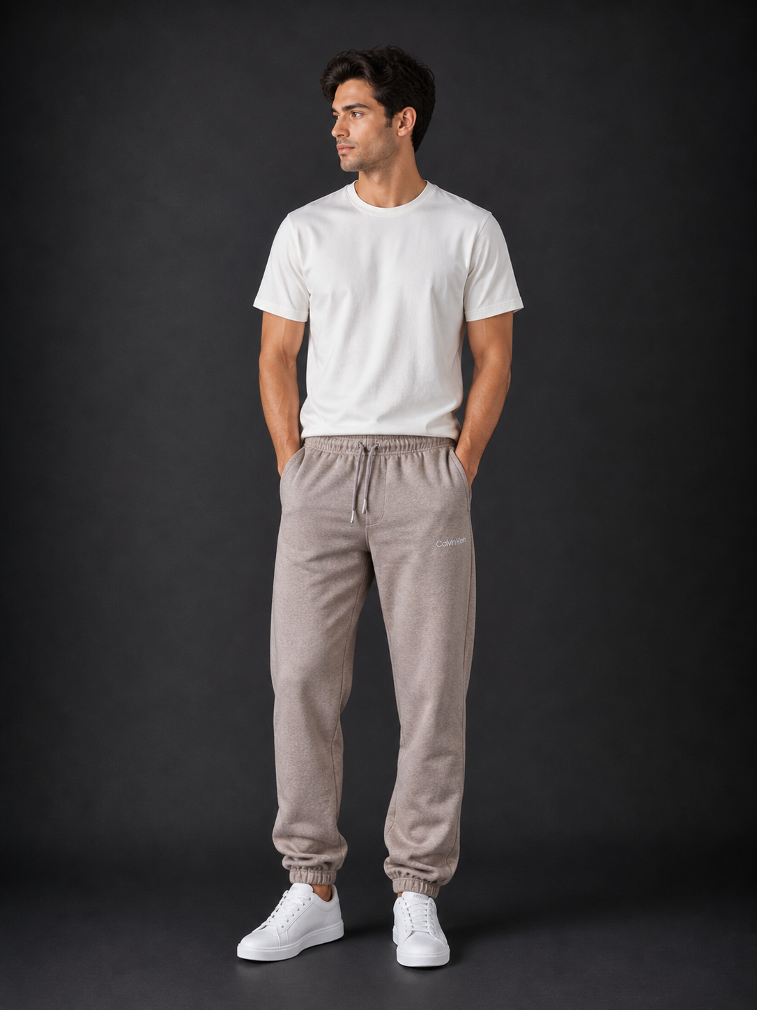 CALVIN KLEIN - JOGGER HOMME MARRON LOGO BRODÉ | COLLEKT PARIS