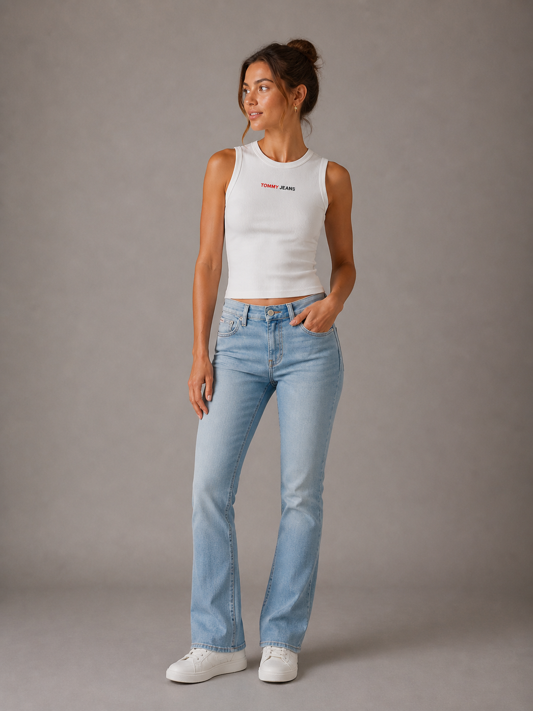 CALVIN KLEIN - JEAN MOM FEMME BLEU CLAIR | COLLEKT PARIS